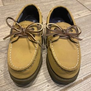 Boy sperrys